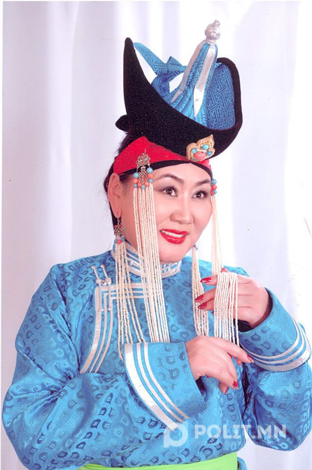 Polit-ийн онцлох зочин: Ш.Чимэдцэеэ:”Санаа тэгшхэн яваарай” дуугаа үзэгч, фенүүддээ зааж өгнө